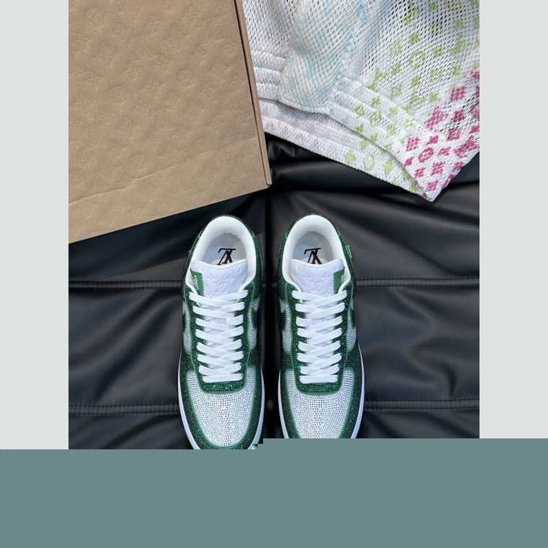 l**is V*t*n sneakers